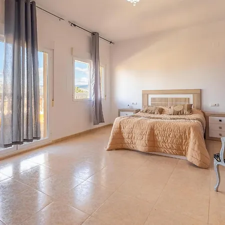 Awesome In With Private Swimming Pool, Be Inside Or Outside Holiday home *